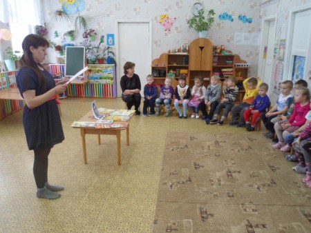 Библиотекарь Боле Н.В. рассказывает детям старшей и подготовительной группы о творчестве А.Л. Барто